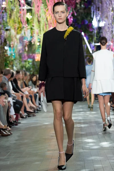 Look 29